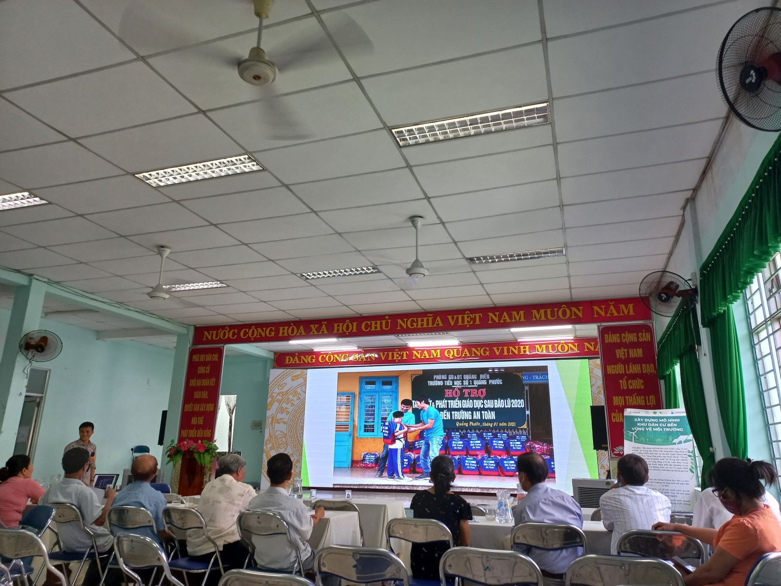 C&E shares content on disaster prevention for the core group (Thanh Khe)